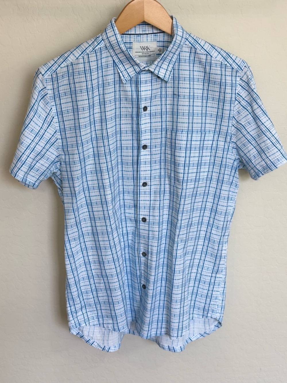 WRK The Reworked Shirt Men's Medium Slim Fit Short Sleeve Plaid Button Up Blue
